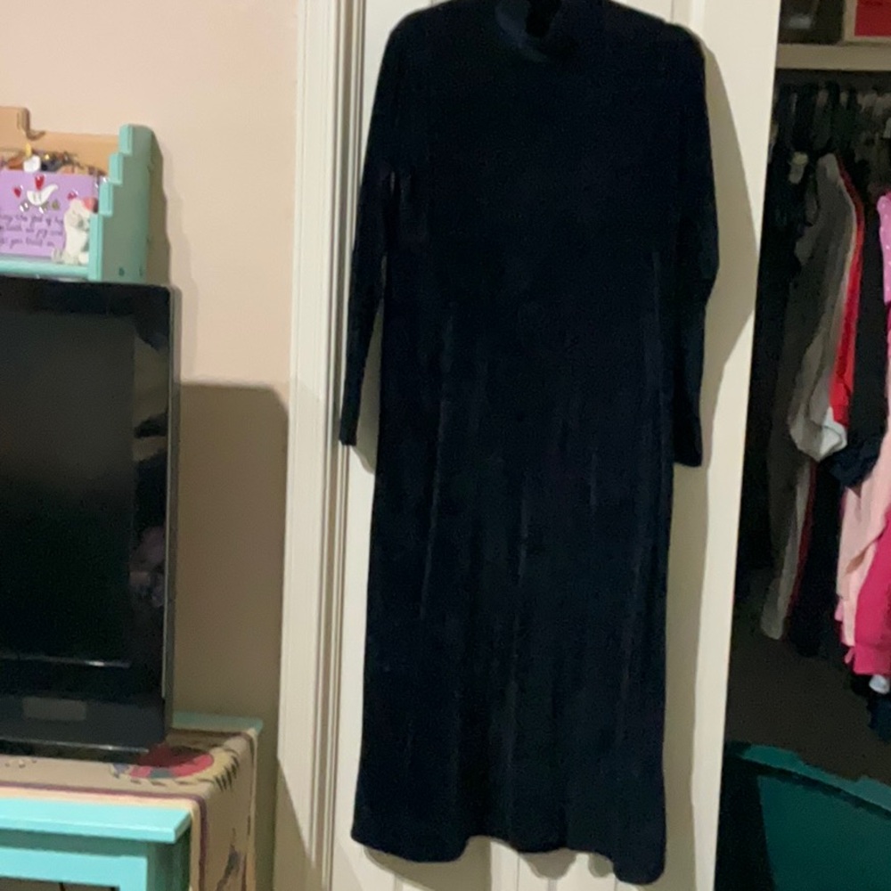 Jones New York Elegant Black Velvet Dress